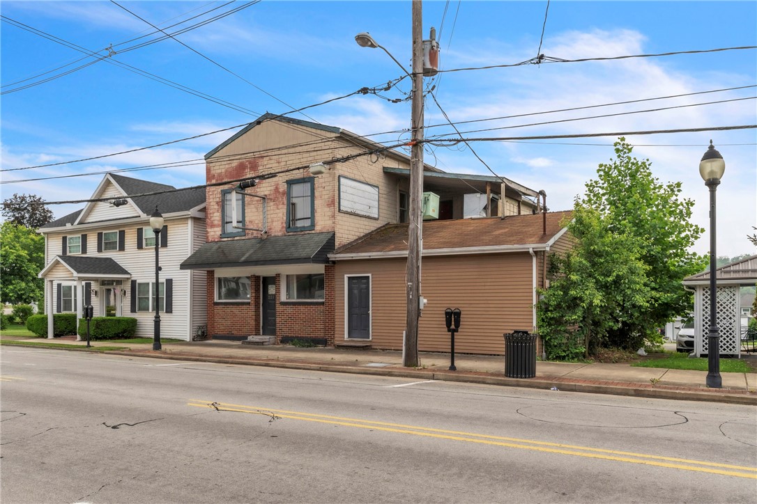 221 S Main St