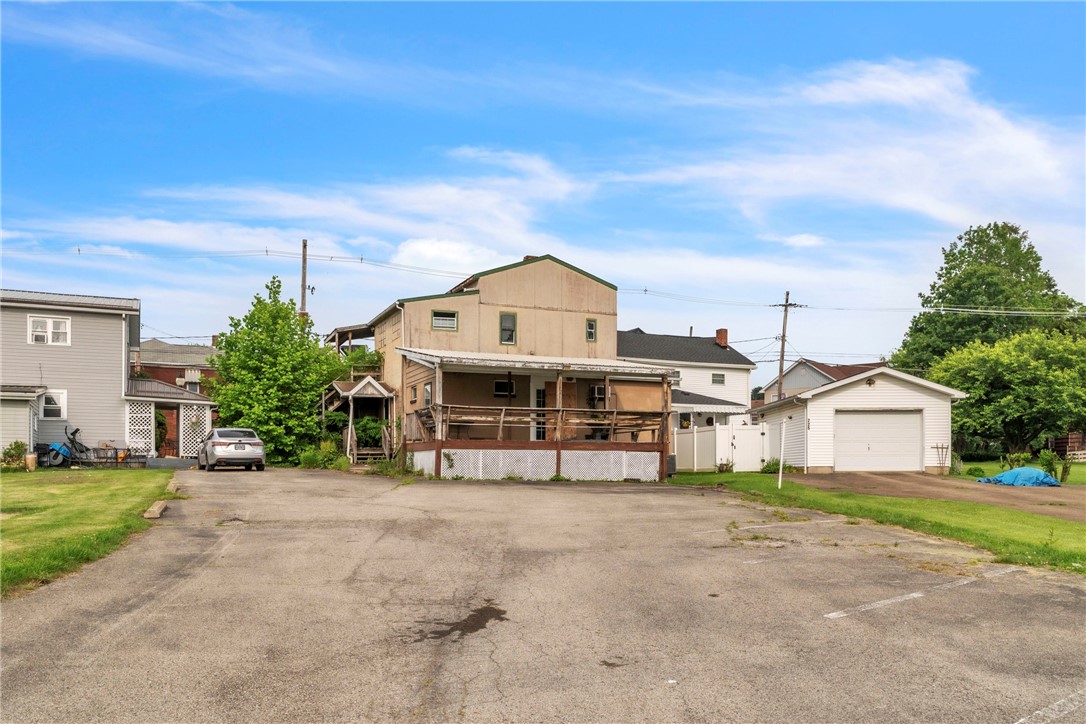 221 S Main St
