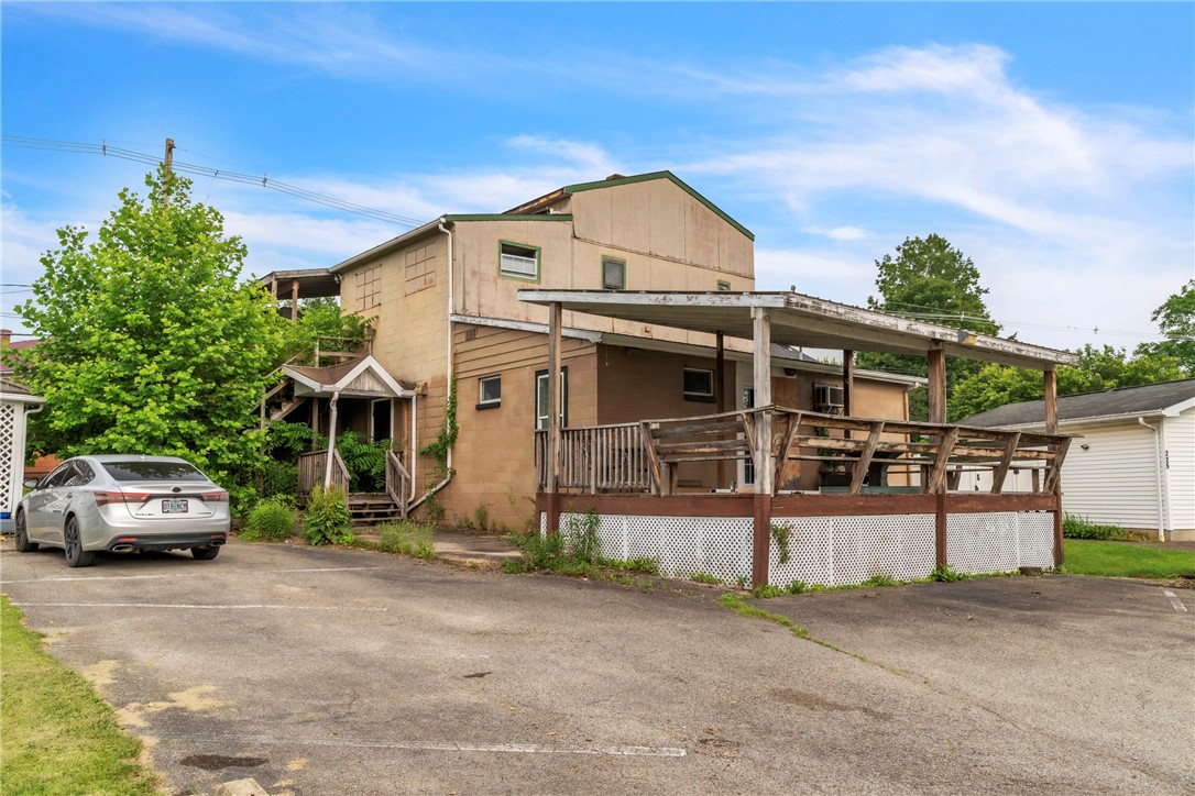 221 S Main St