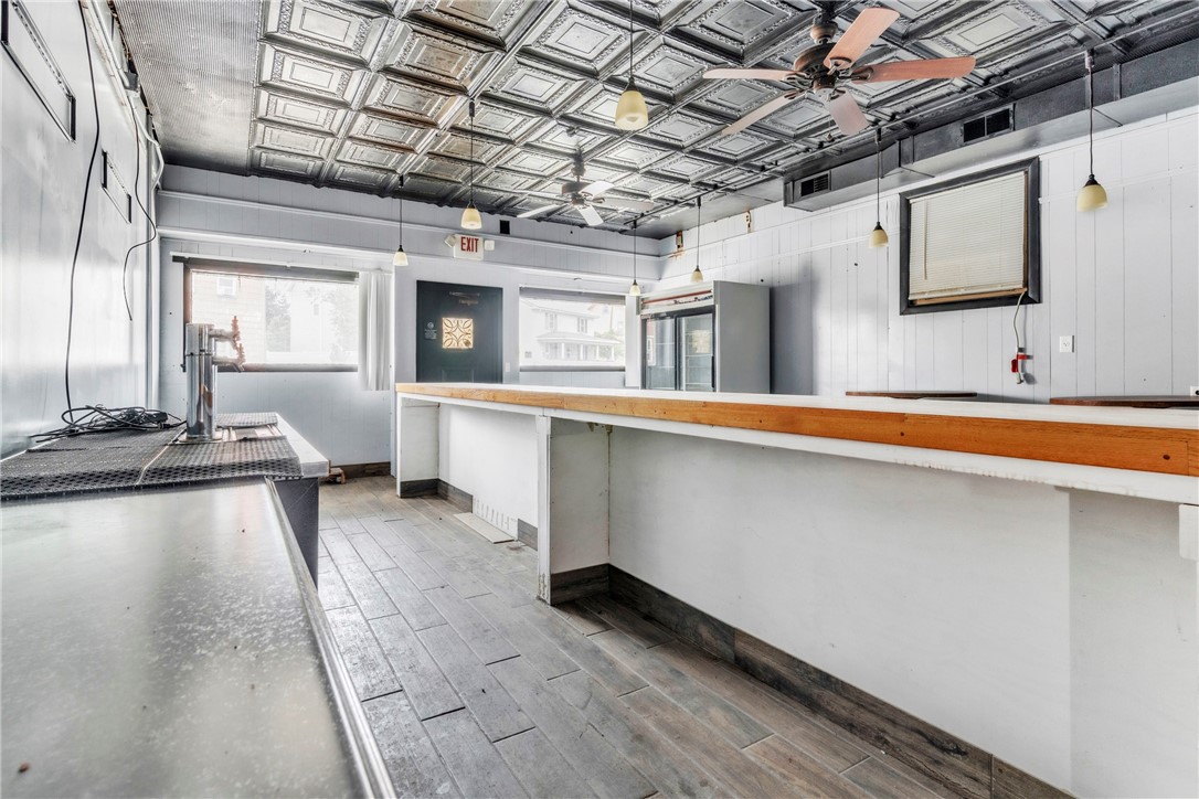 221 S Main St