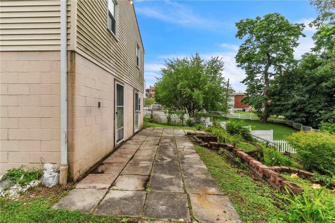 3405 Willett Rd
