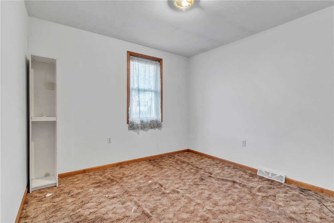 114 Minot Ln