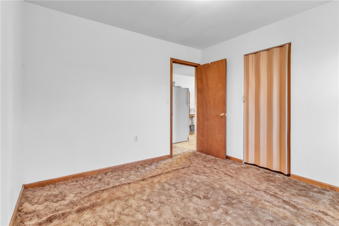 114 Minot Ln