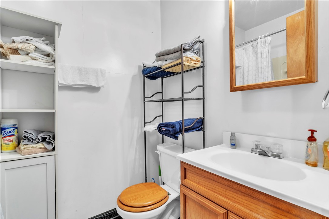 114 Minot Ln