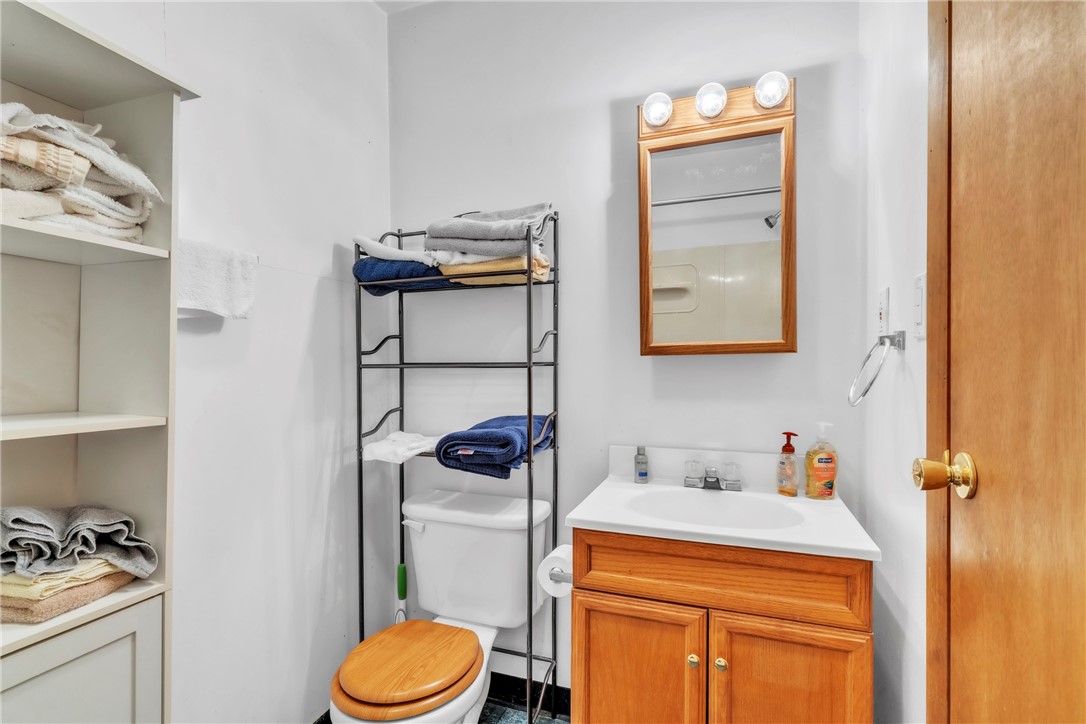 114 Minot Ln