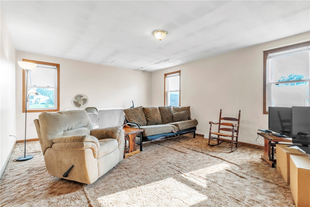 114 Minot Ln