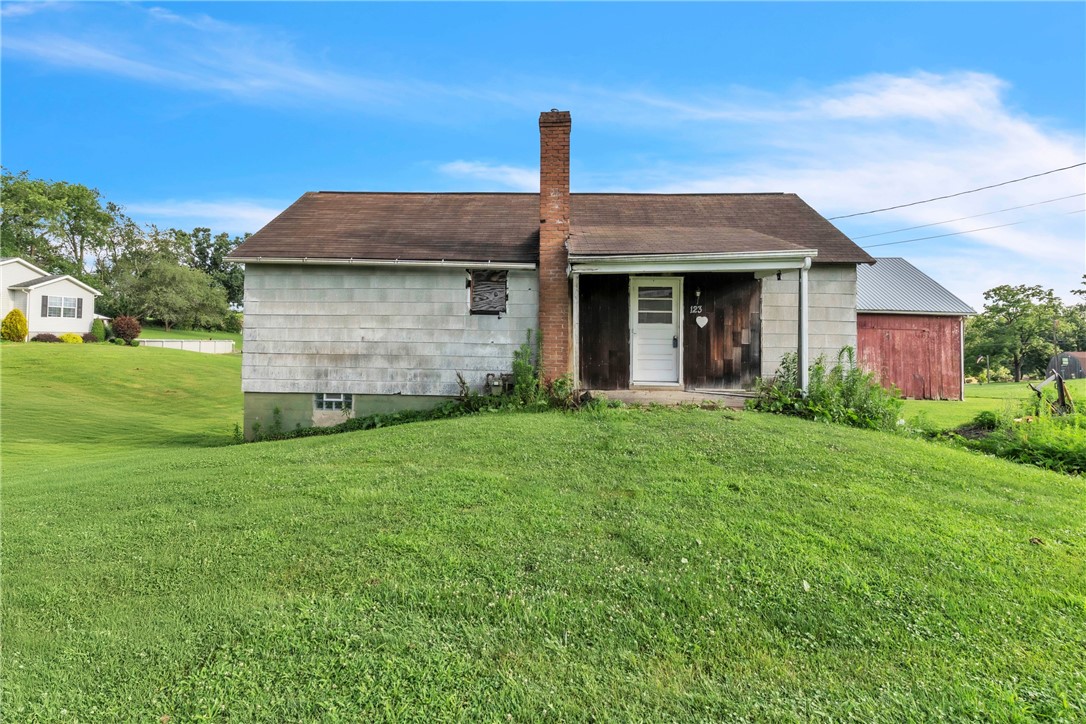 114 Minot Ln