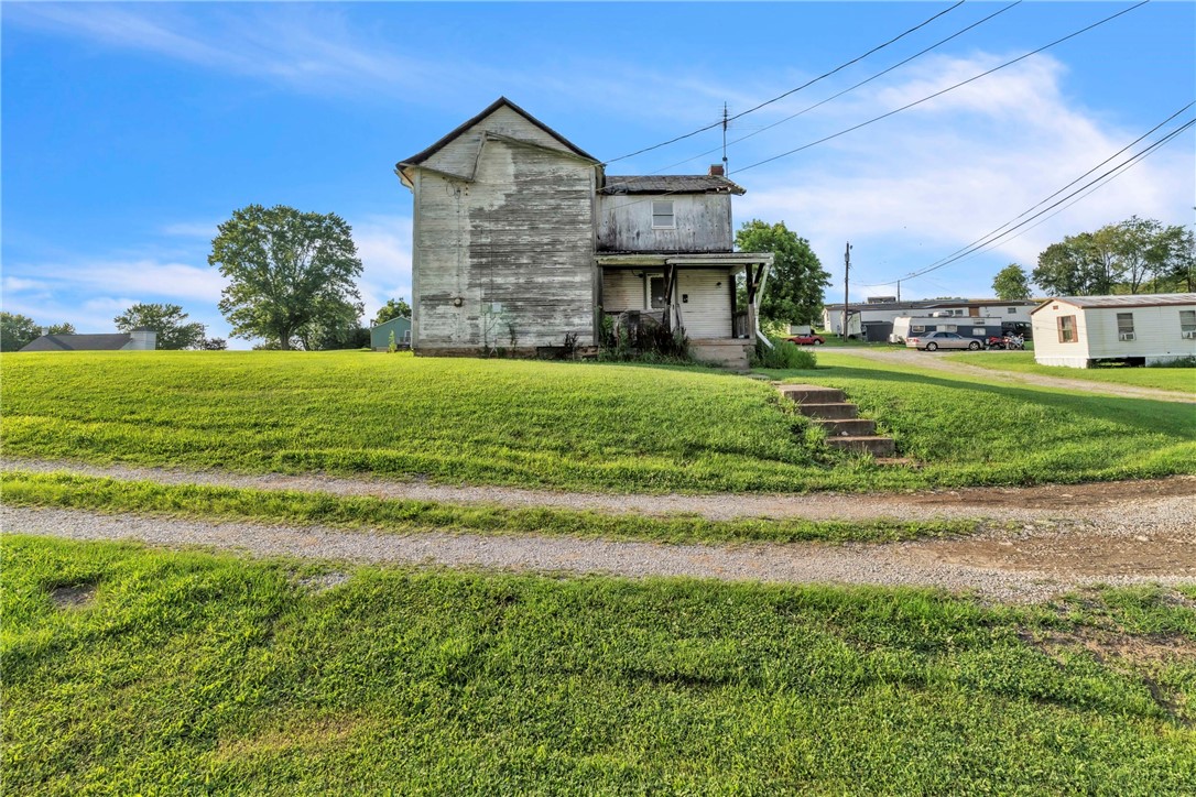 114 Minot Ln
