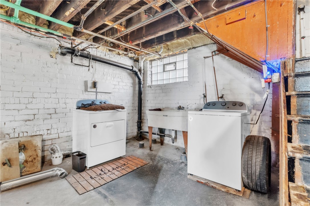 4 Glenwood Dr