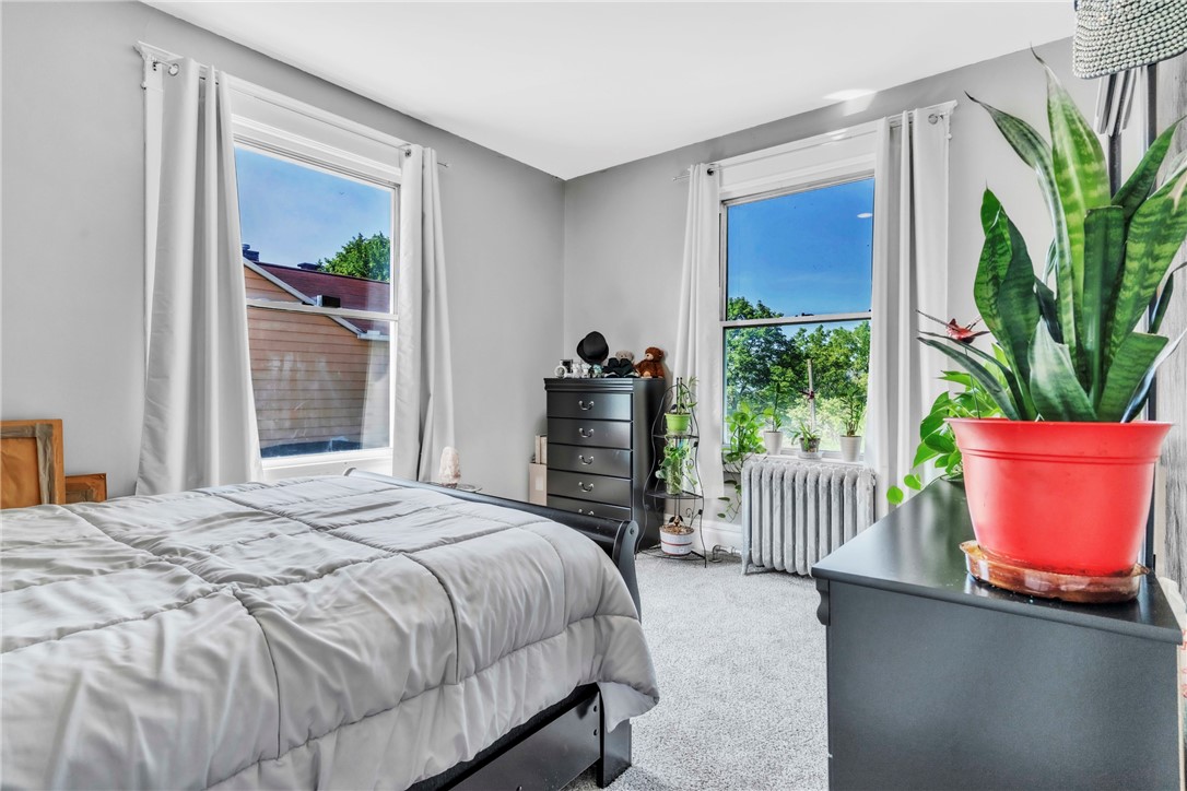 4 Glenwood Dr