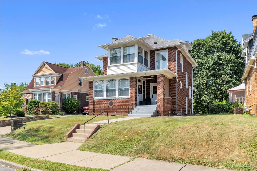 4 Glenwood Dr