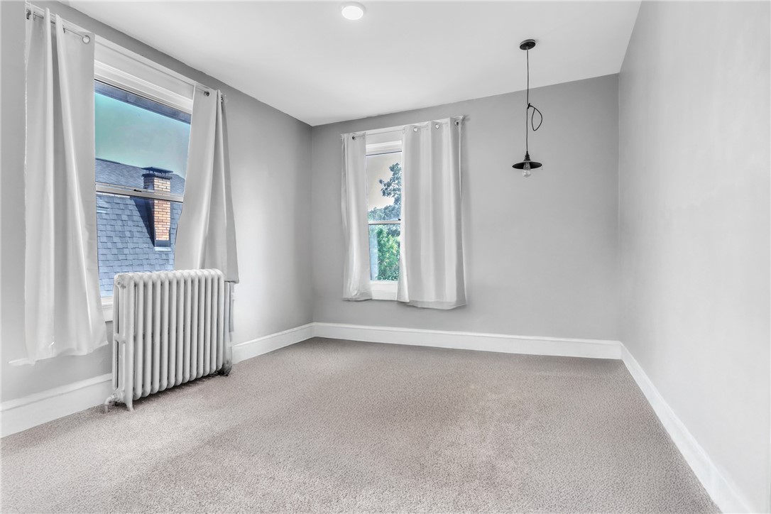 4 Glenwood Dr