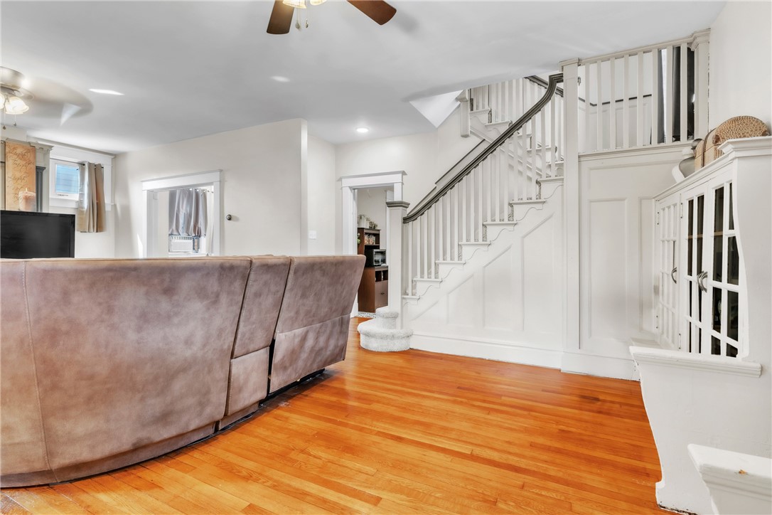 4 Glenwood Dr