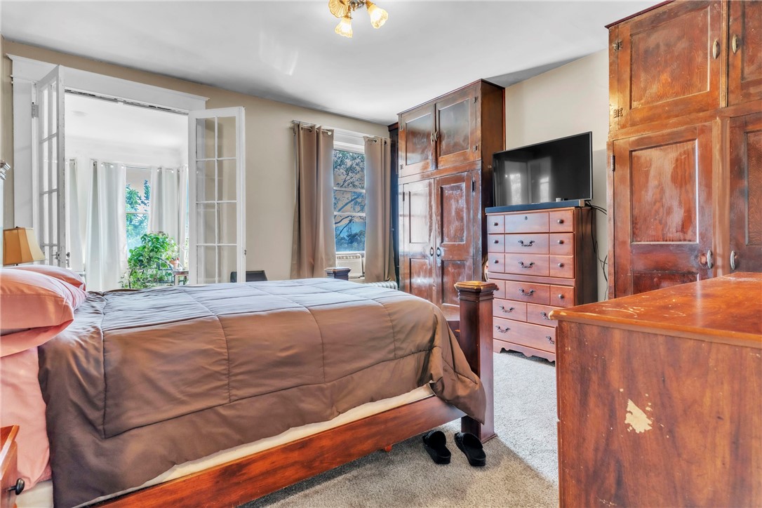 4 Glenwood Dr