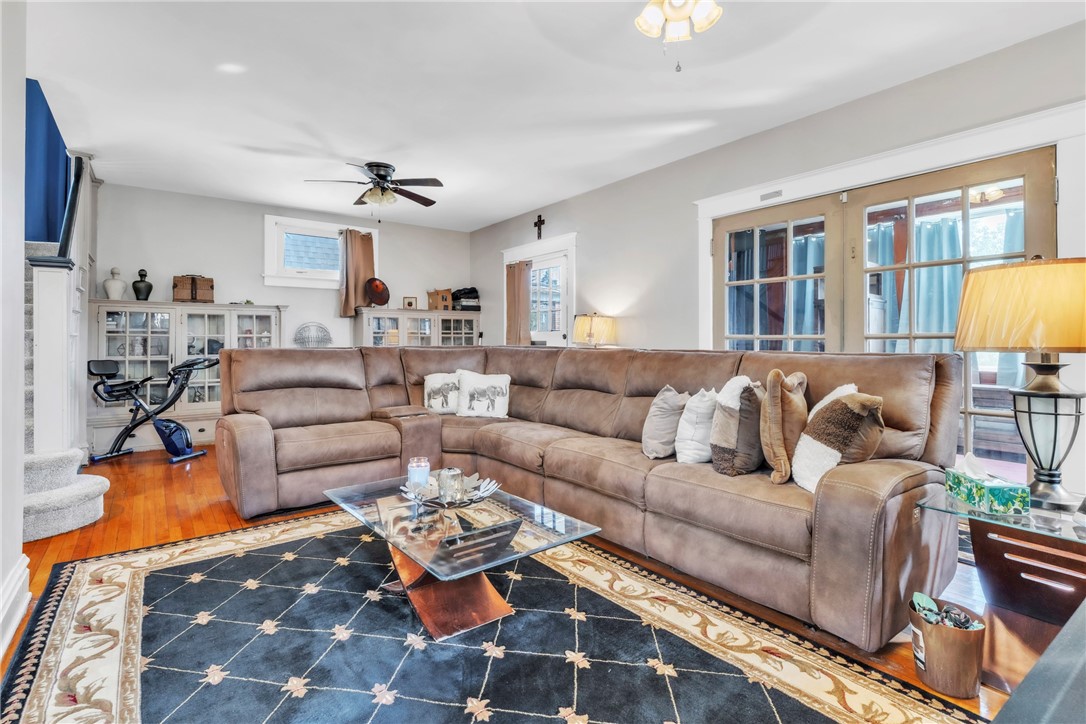 4 Glenwood Dr