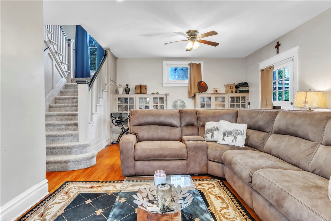 4 Glenwood Dr