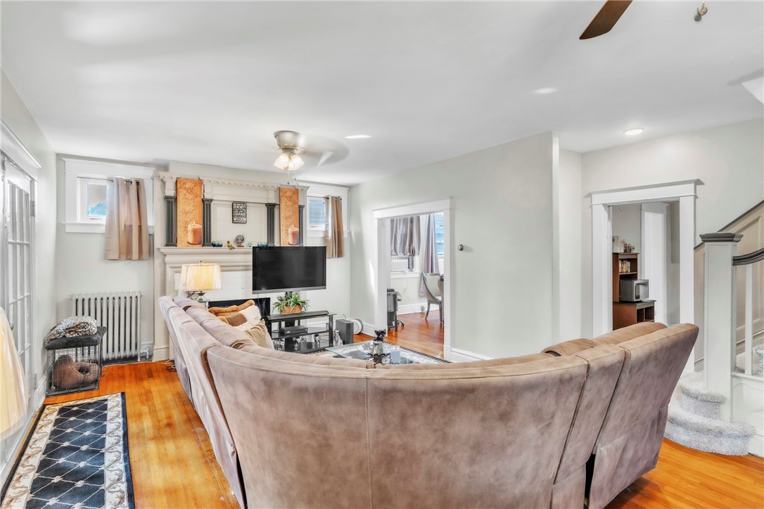 4 Glenwood Dr