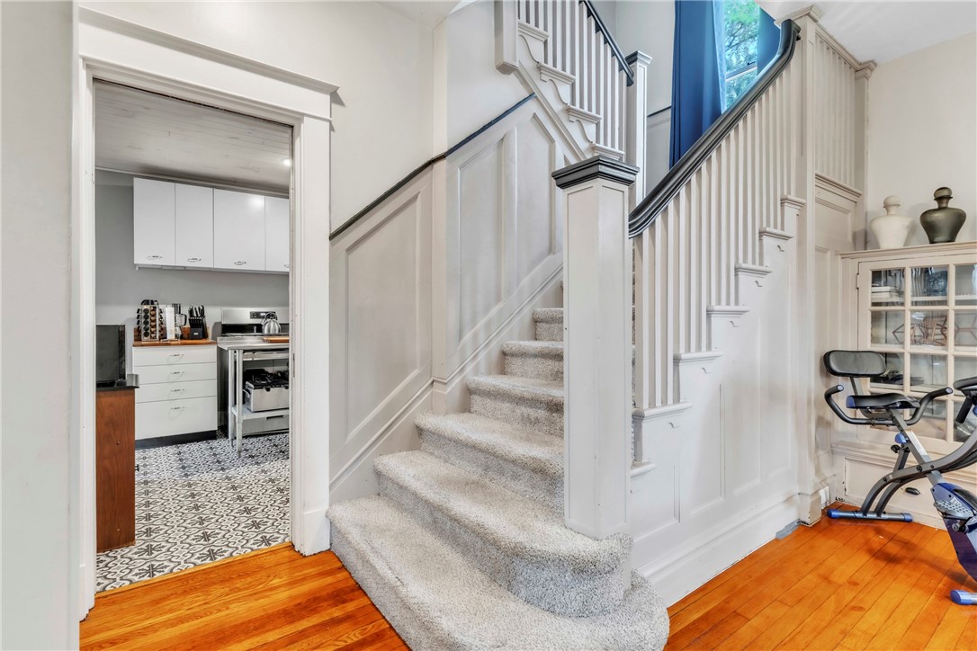 4 Glenwood Dr