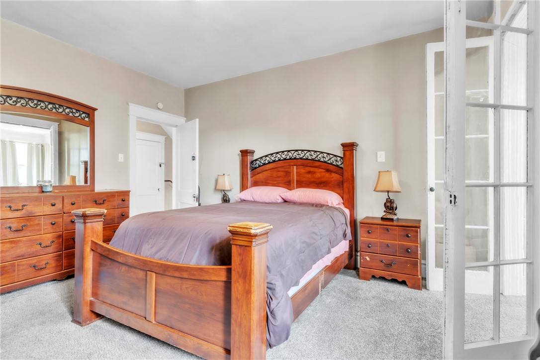 4 Glenwood Dr