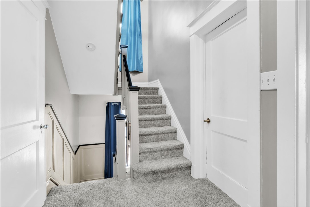 4 Glenwood Dr