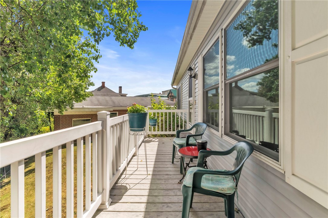 120 W Catherine St