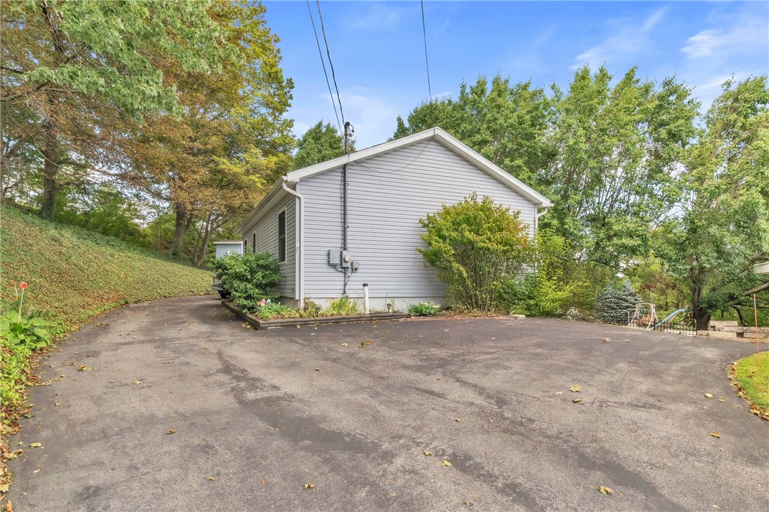 120 W Catherine St