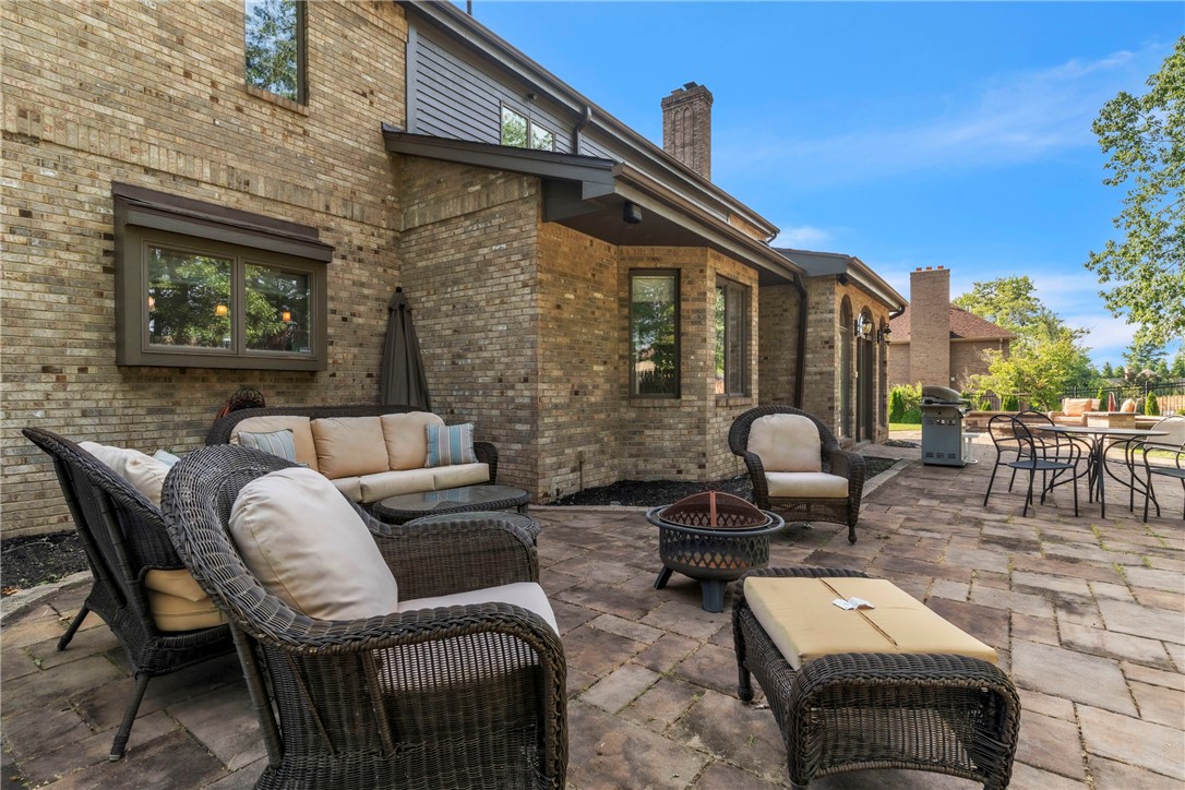 2167 S Villa Dr