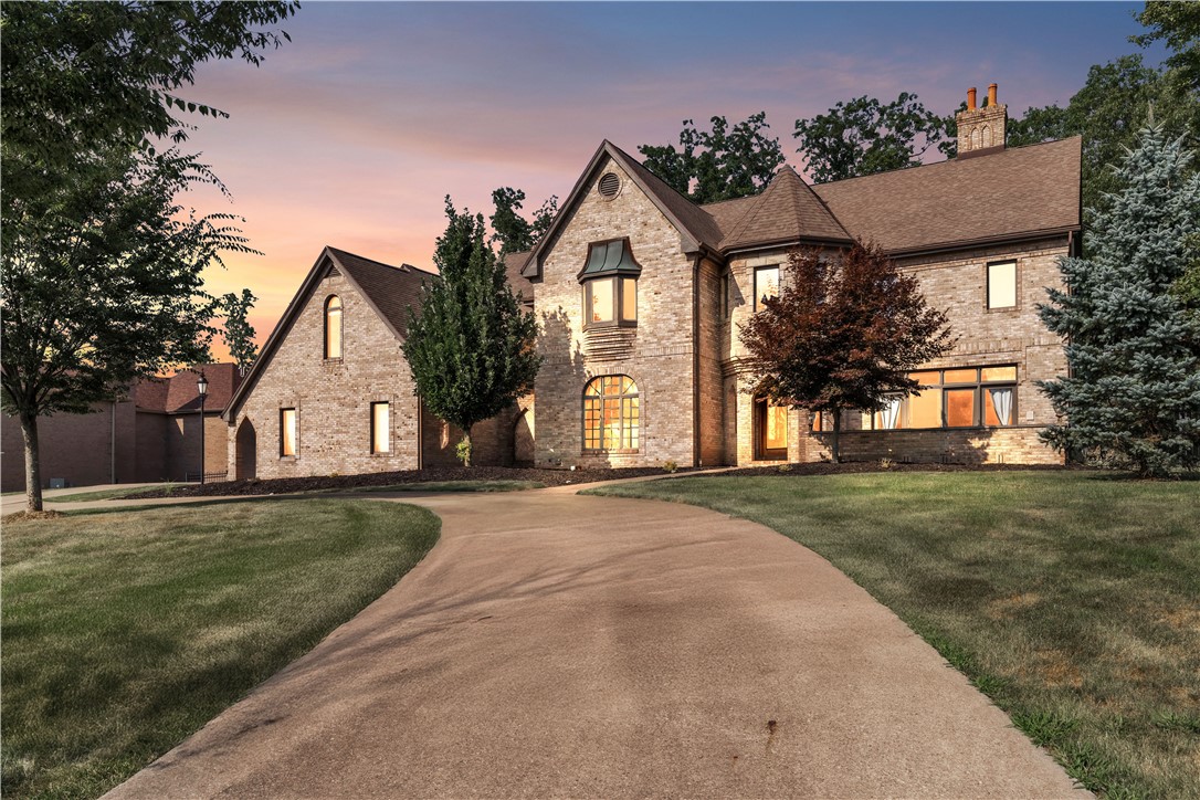 2167 S Villa Dr