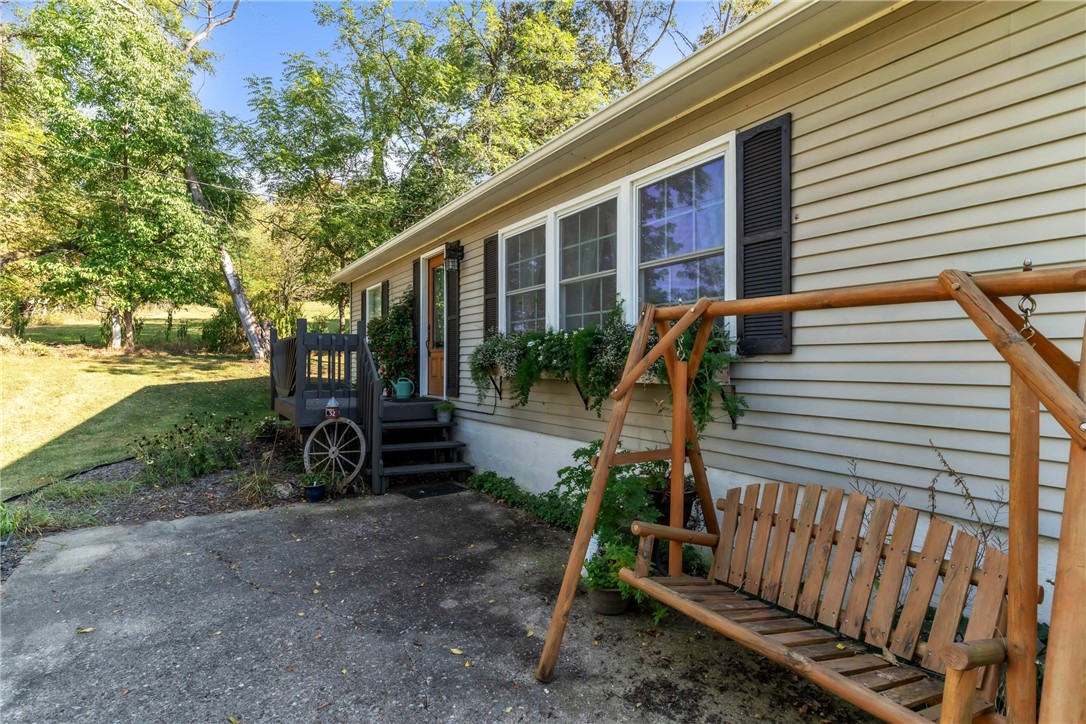 127 Coffeys Crossing Rd