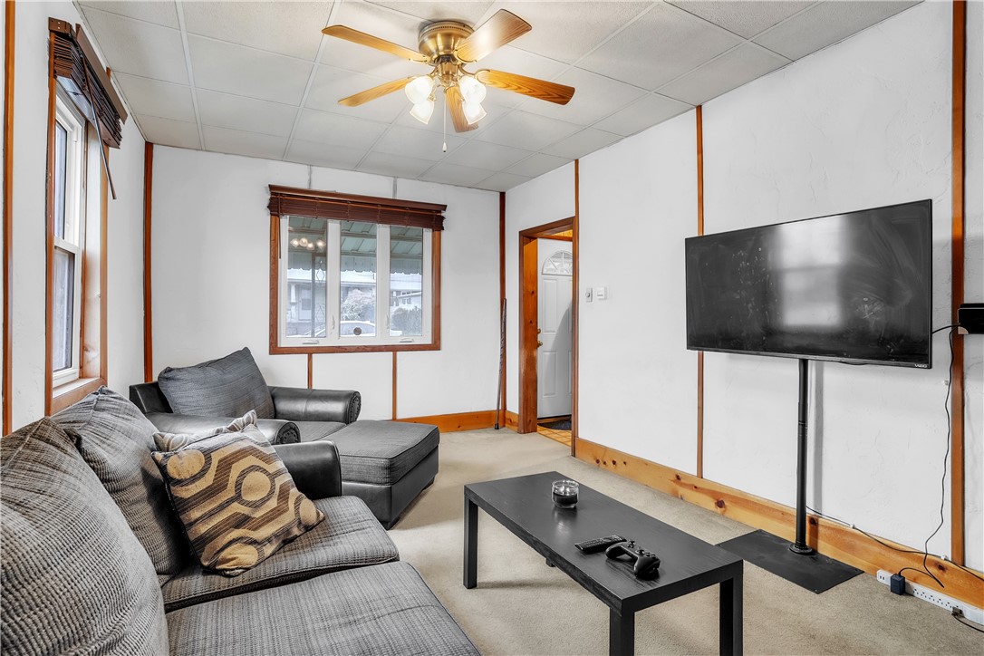 2101 Walnut Dr