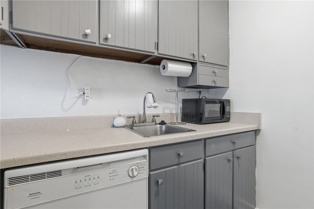 112 Washington Pl 8K