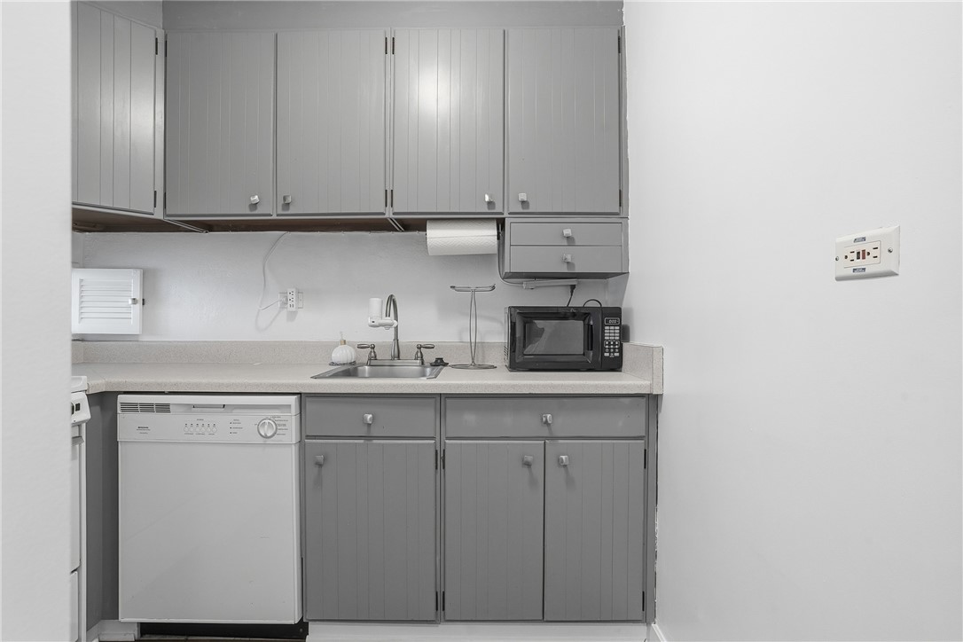 112 Washington Pl 8K