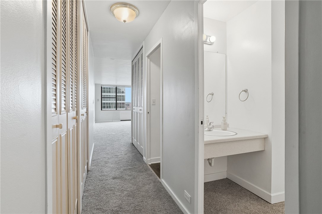 112 Washington Pl 8K