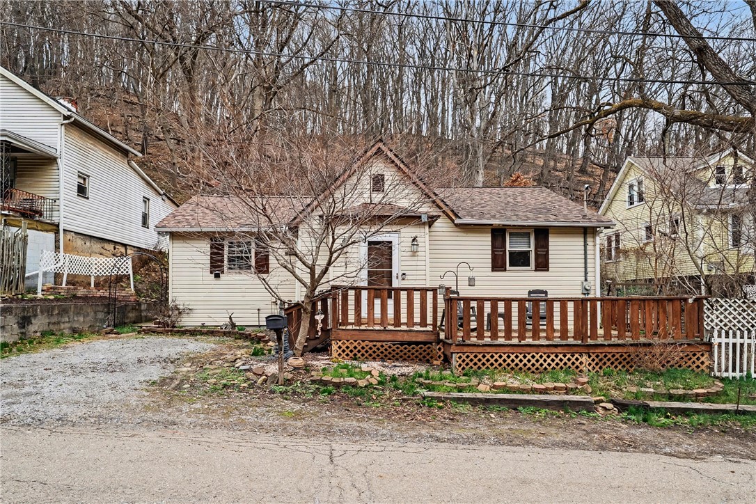 246 Hickory St