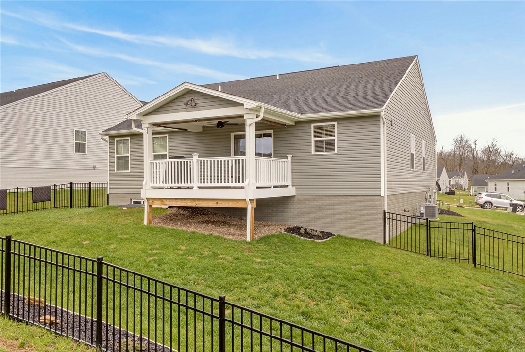 105 Horseshoe Loop