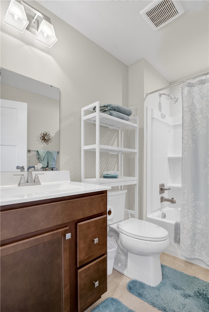 105 Horseshoe Loop