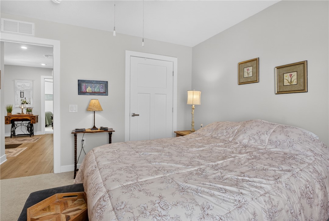 105 Horseshoe Loop