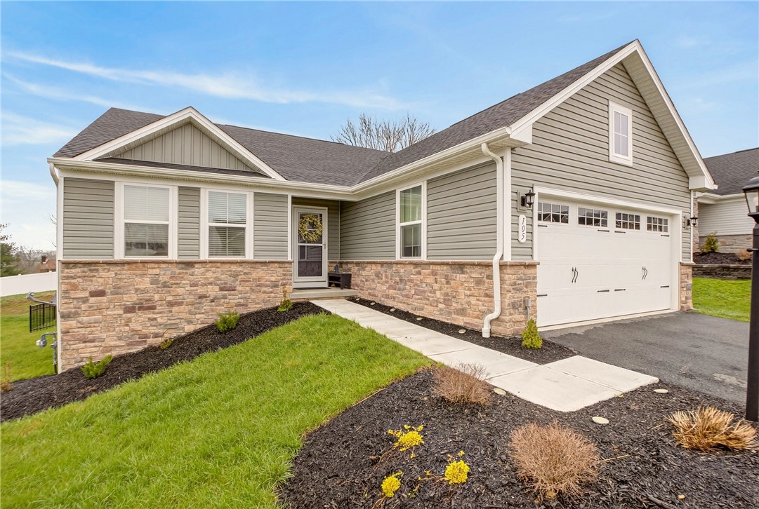 105 Horseshoe Loop