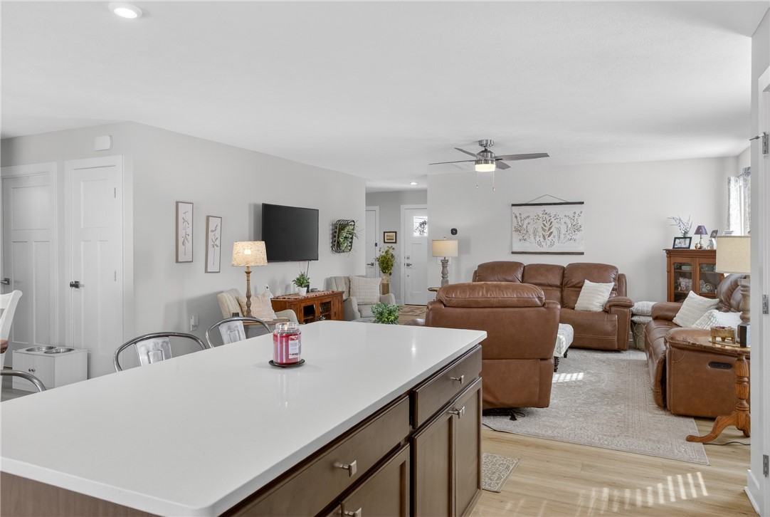 105 Horseshoe Loop