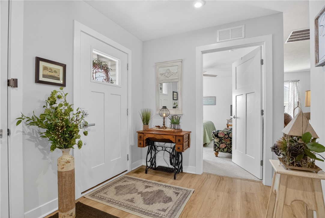 105 Horseshoe Loop