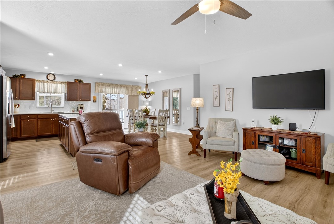 105 Horseshoe Loop