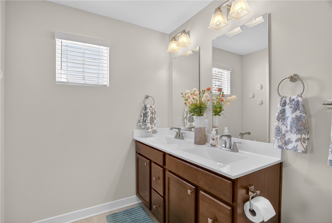 105 Horseshoe Loop