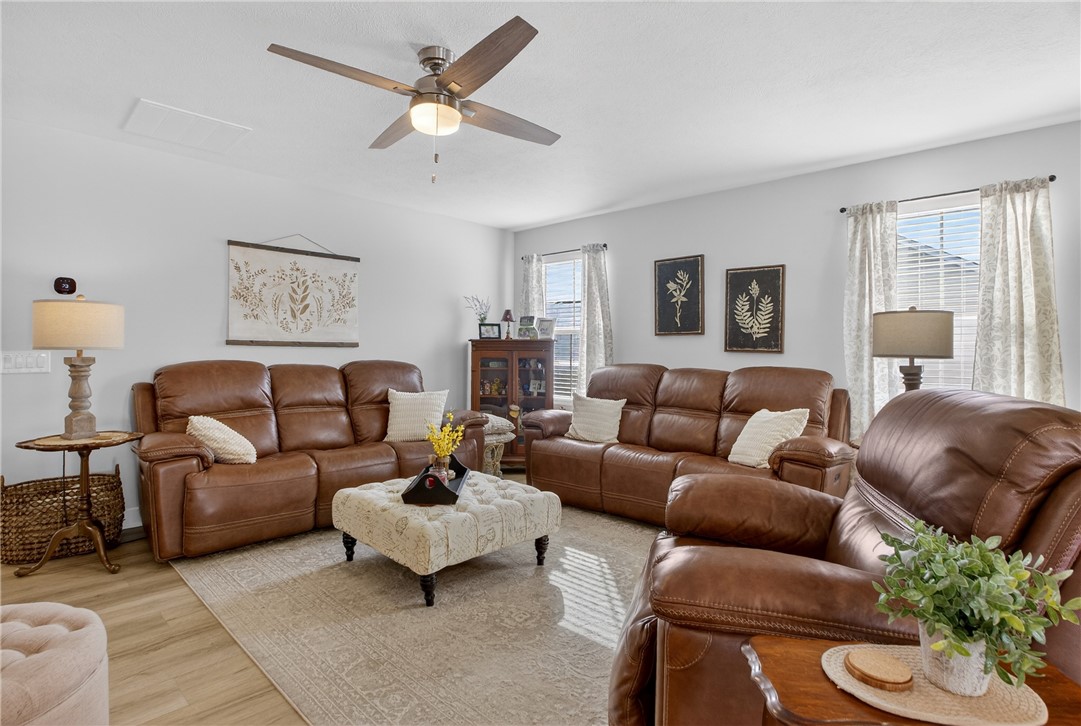 105 Horseshoe Loop