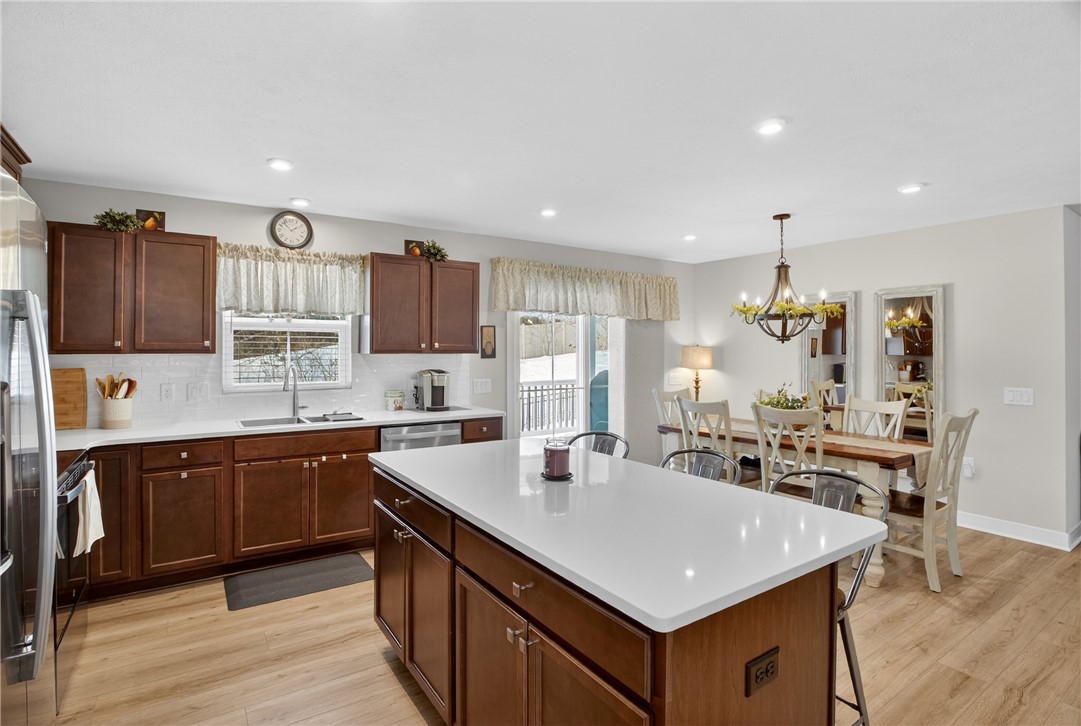 105 Horseshoe Loop
