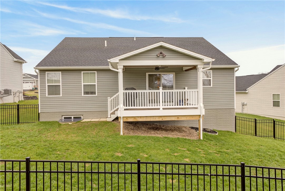 105 Horseshoe Loop