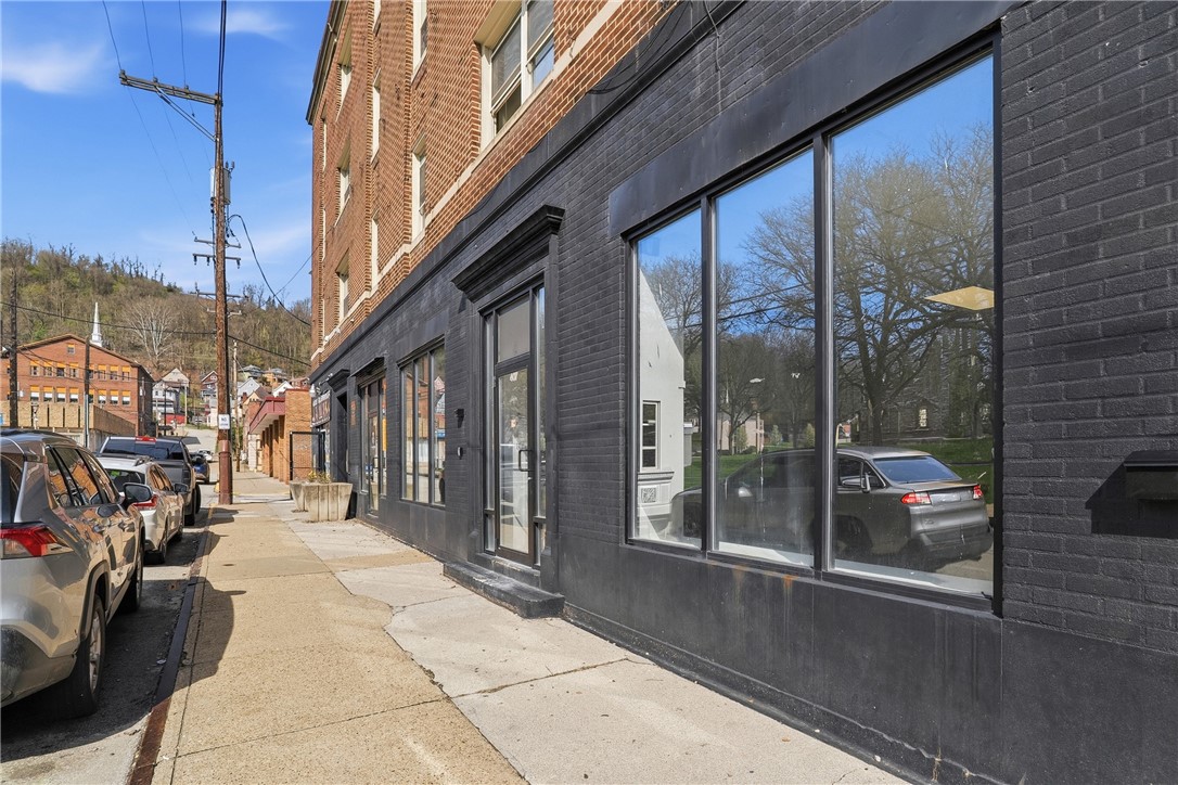 407 Commerce Street