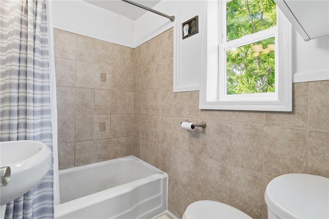 11 E Willock Rd