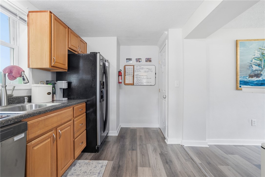 11 E Willock Rd