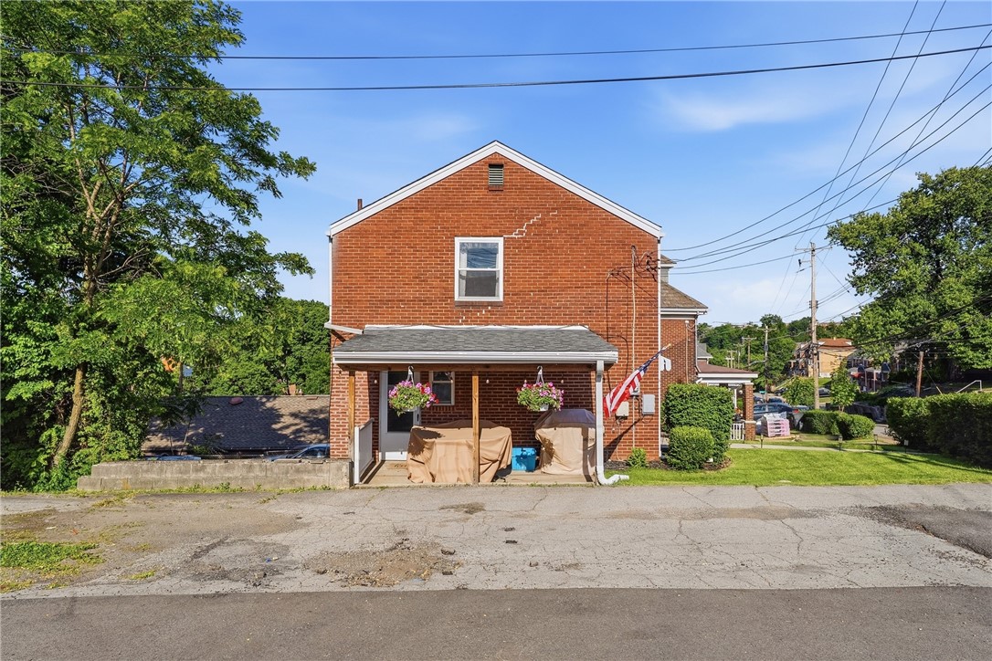11 E Willock Rd