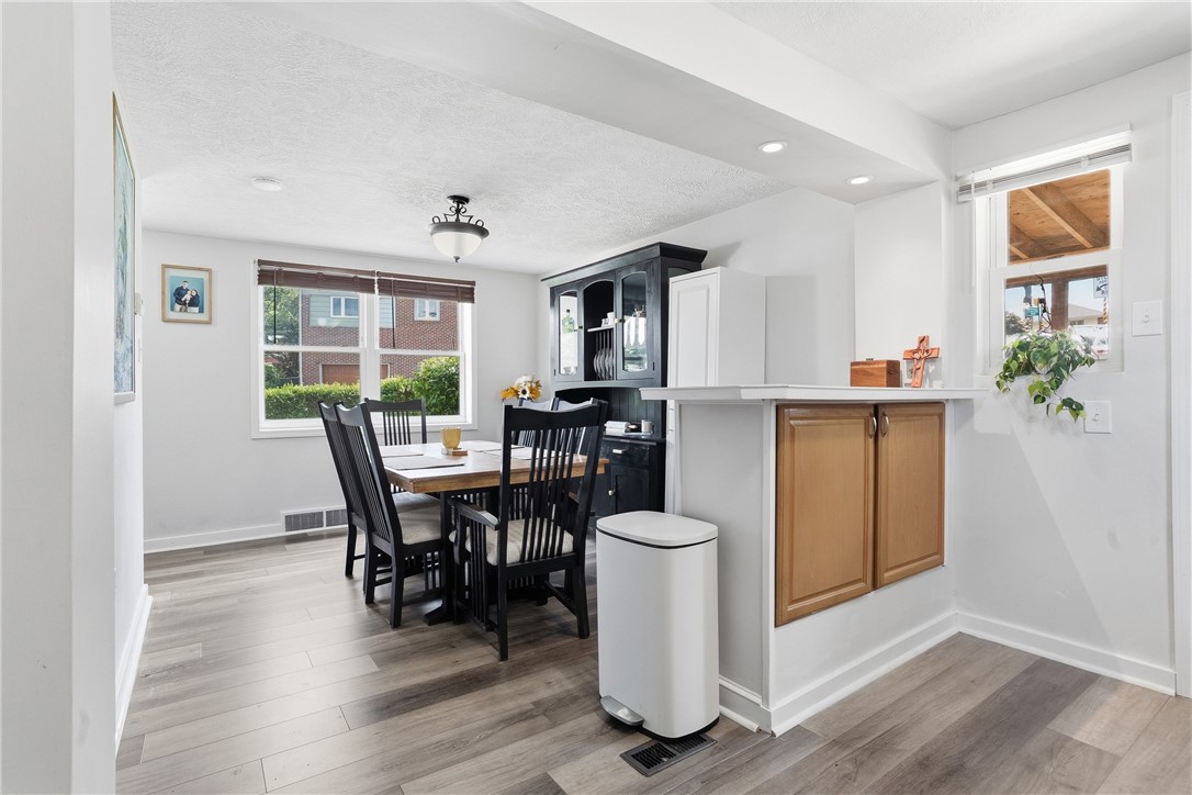 11 E Willock Rd